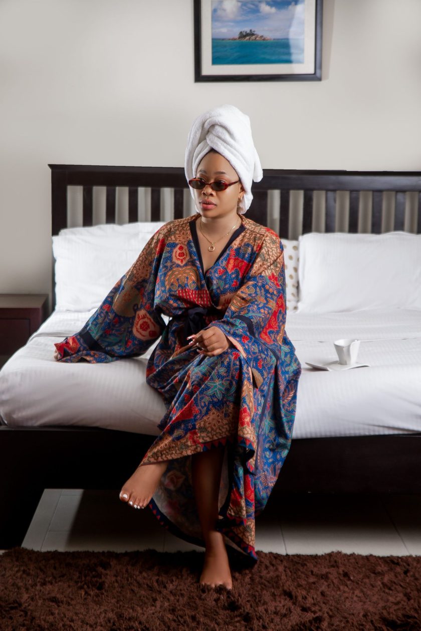 BB White Towels - Image 6